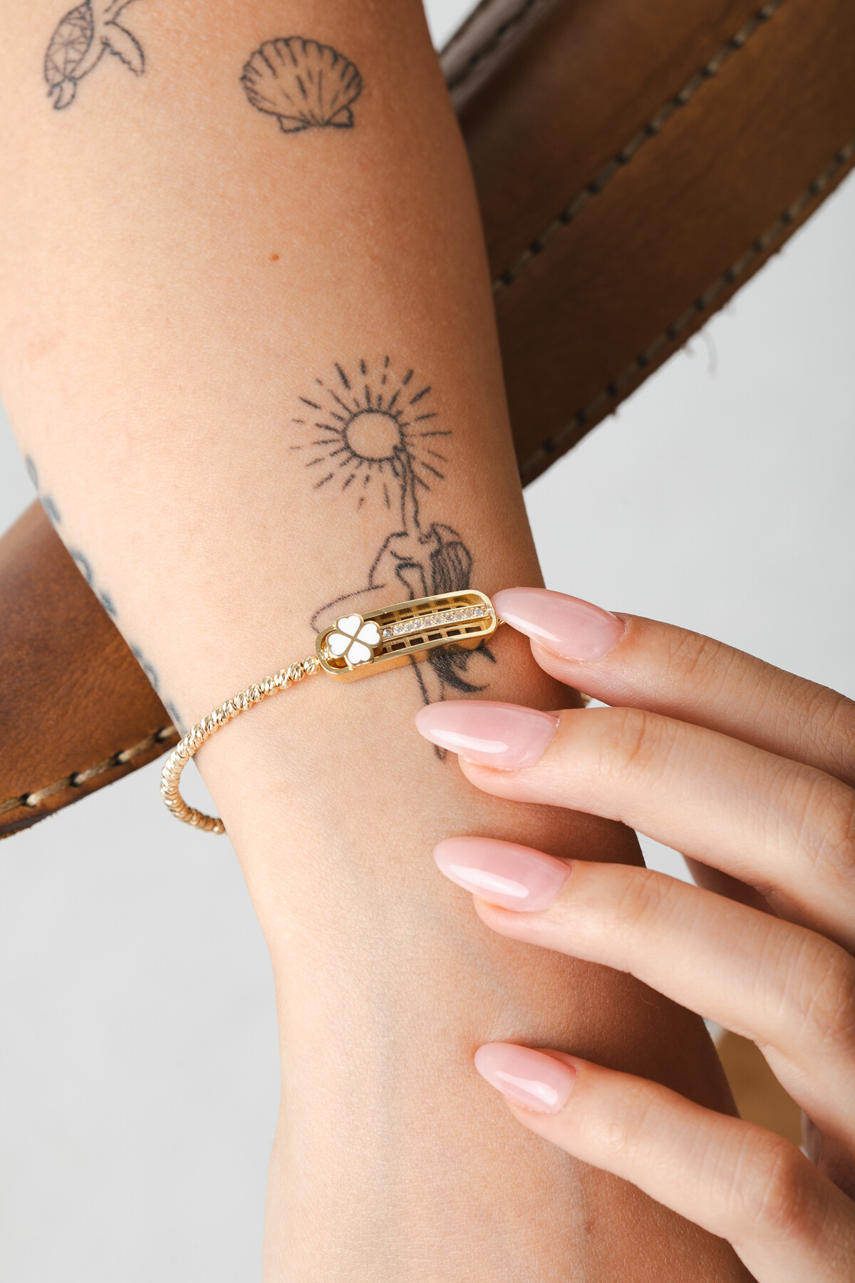 14 Ayar Altın Yonca Kelepçe