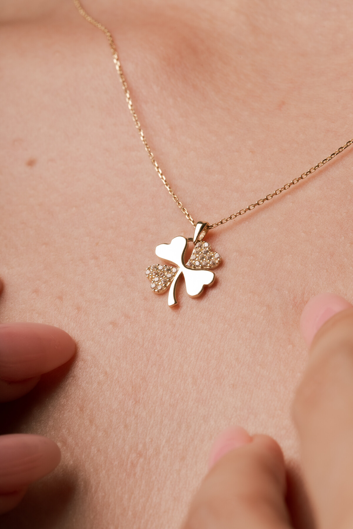 14 Ayar Altın Yonca Kolye