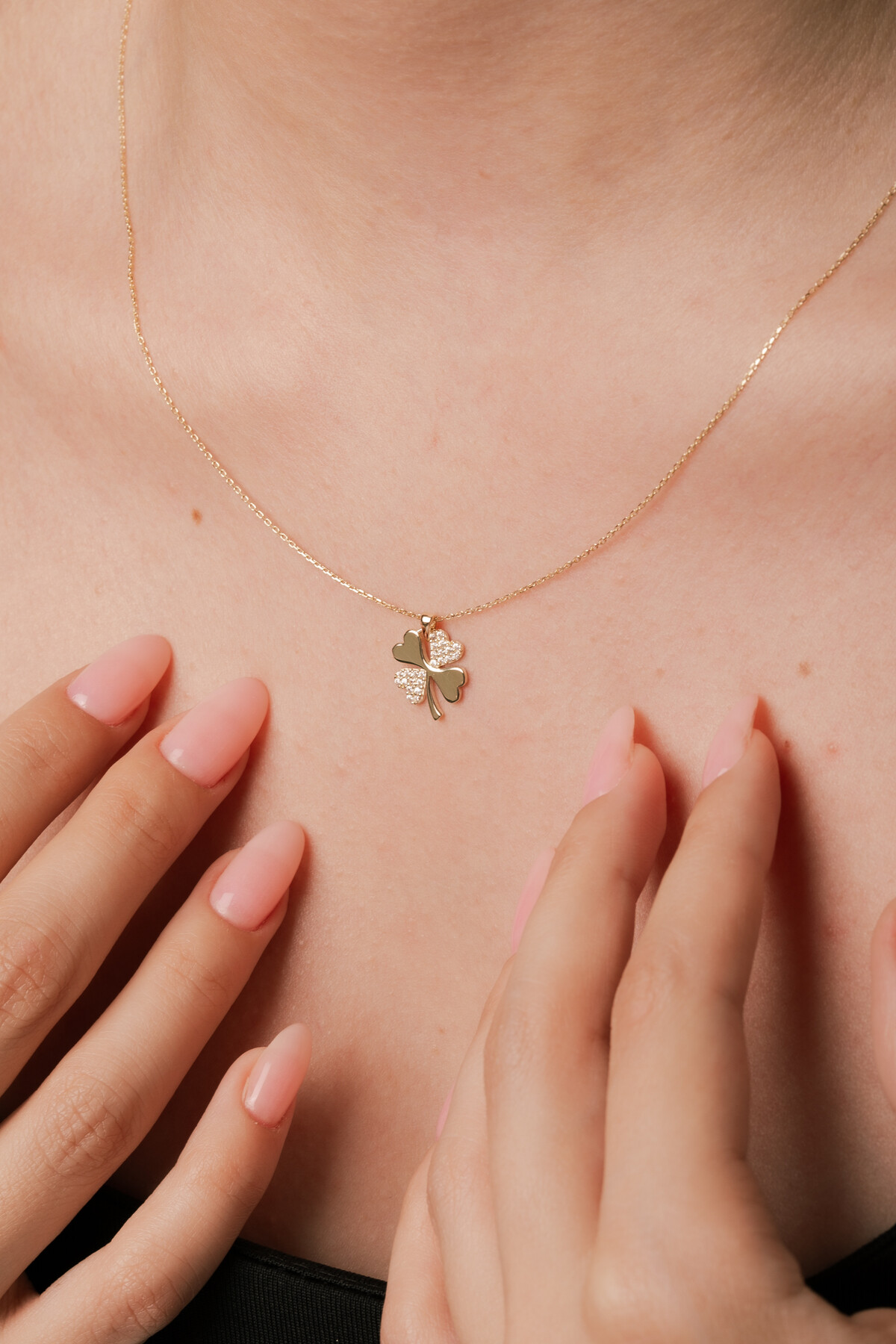 14 Ayar Altın Yonca Kolye