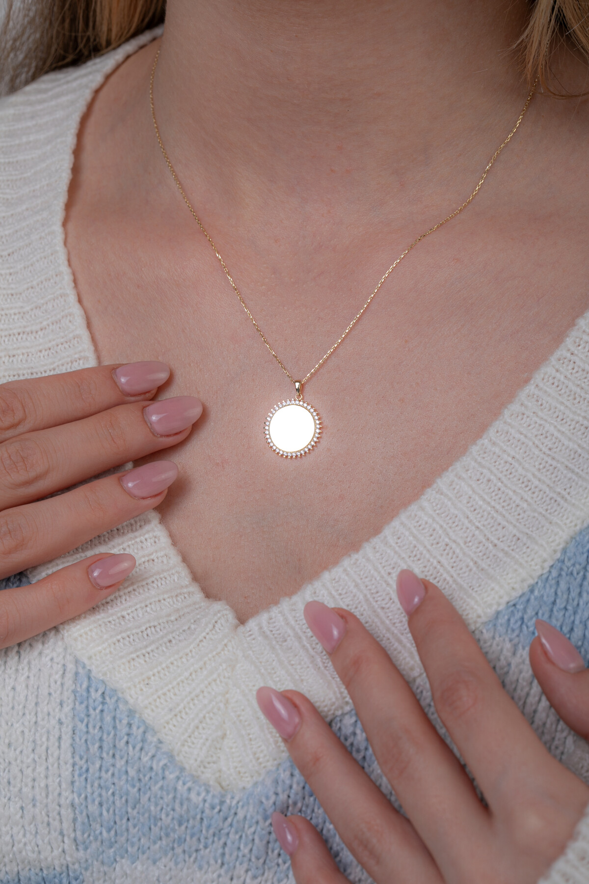 14 Ayar Altın Yuvarlak Plaka Kolye