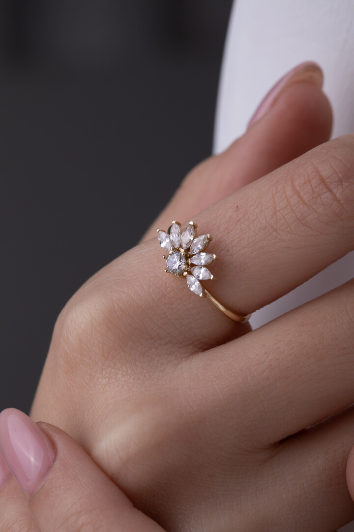 14 Ayar Altın Renkli Çicek Yüzük