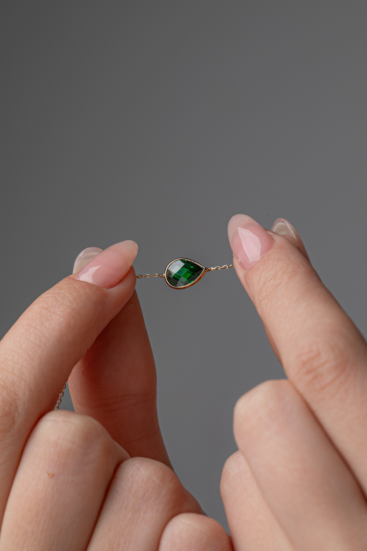 14 Ayar Altın Zümrüt Damla Taş Bileklik