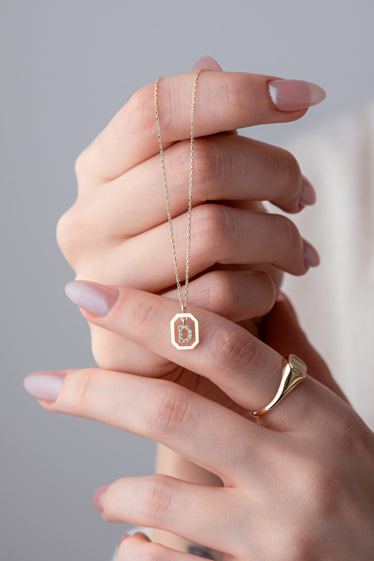 14 Ayar Altın D Harf Kolye