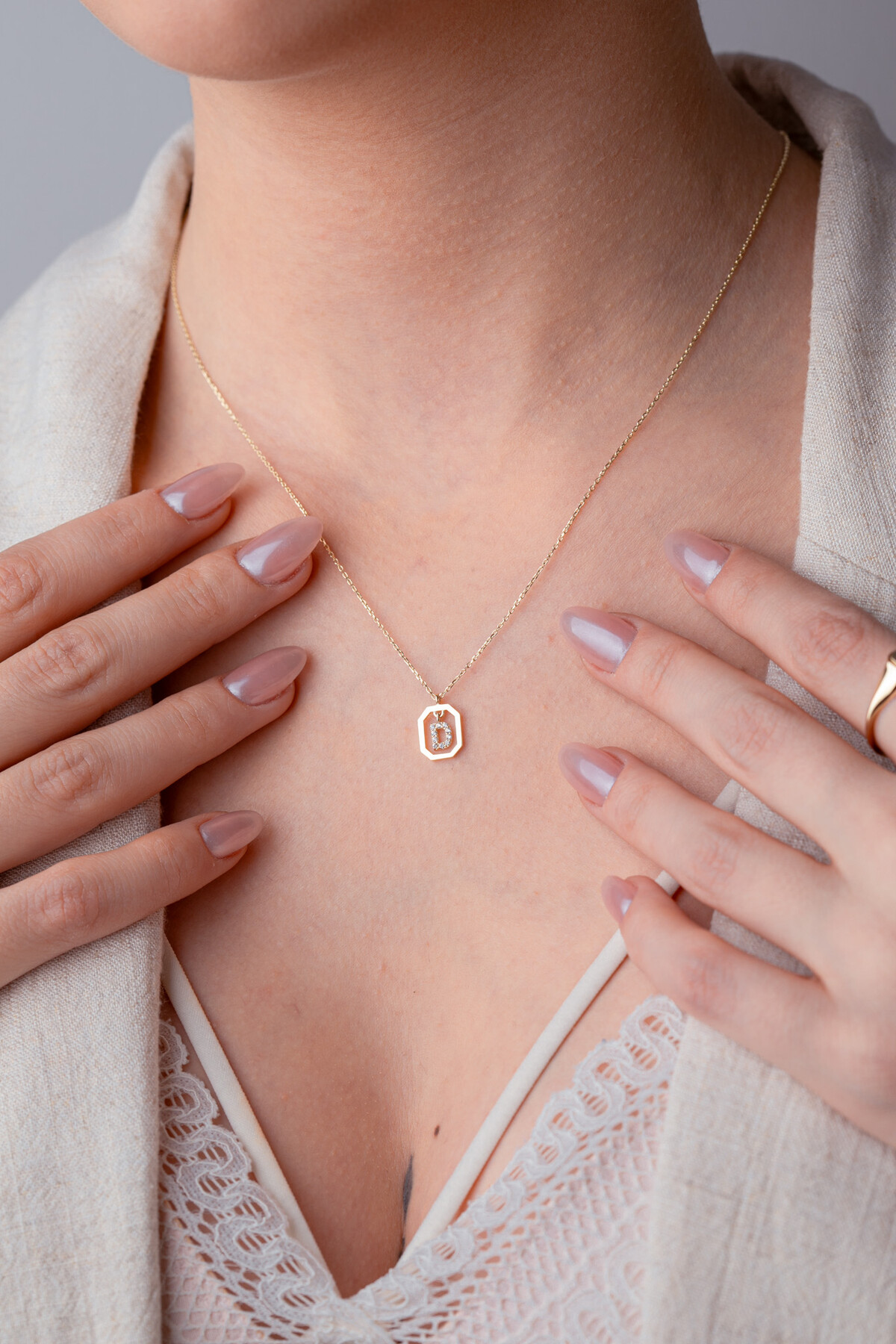 14 Ayar Altın D Harf Kolye