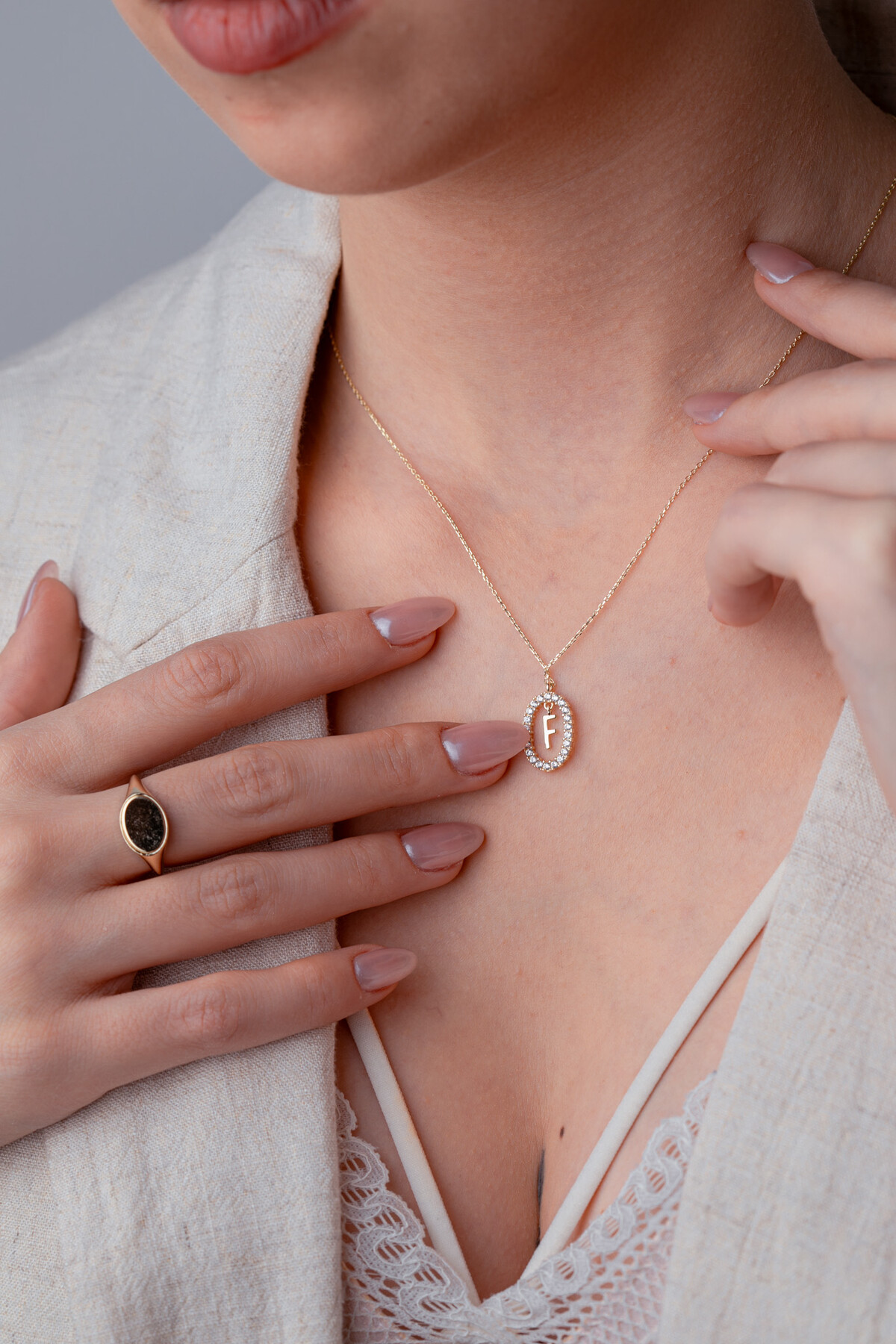 14 Ayar Altın F Harfi Kolye