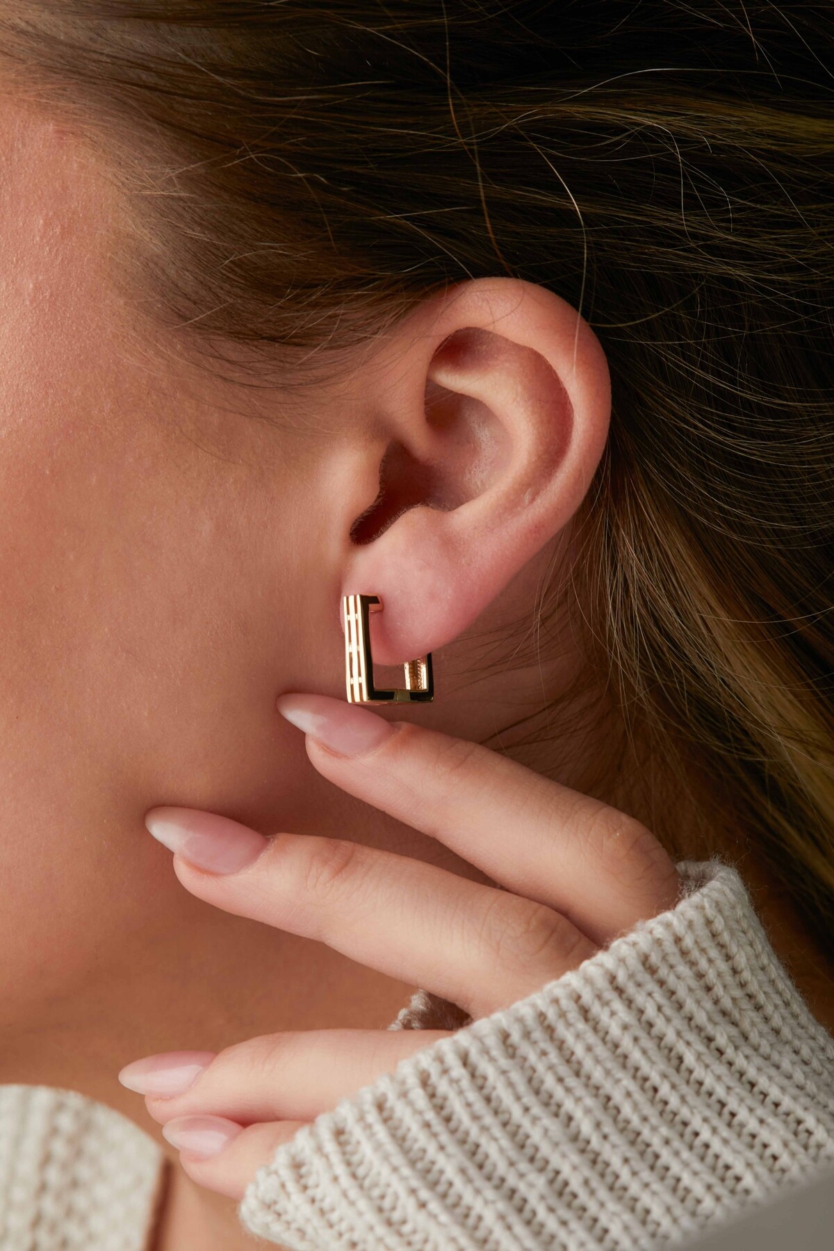 14 Ayar Altın Kare Küpe