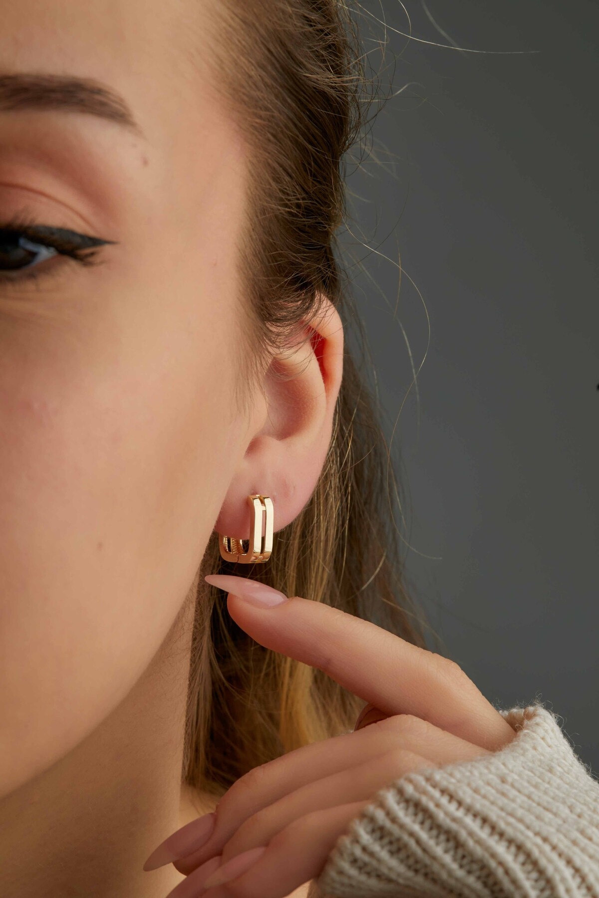 14 Ayar Altın Kare Küpe