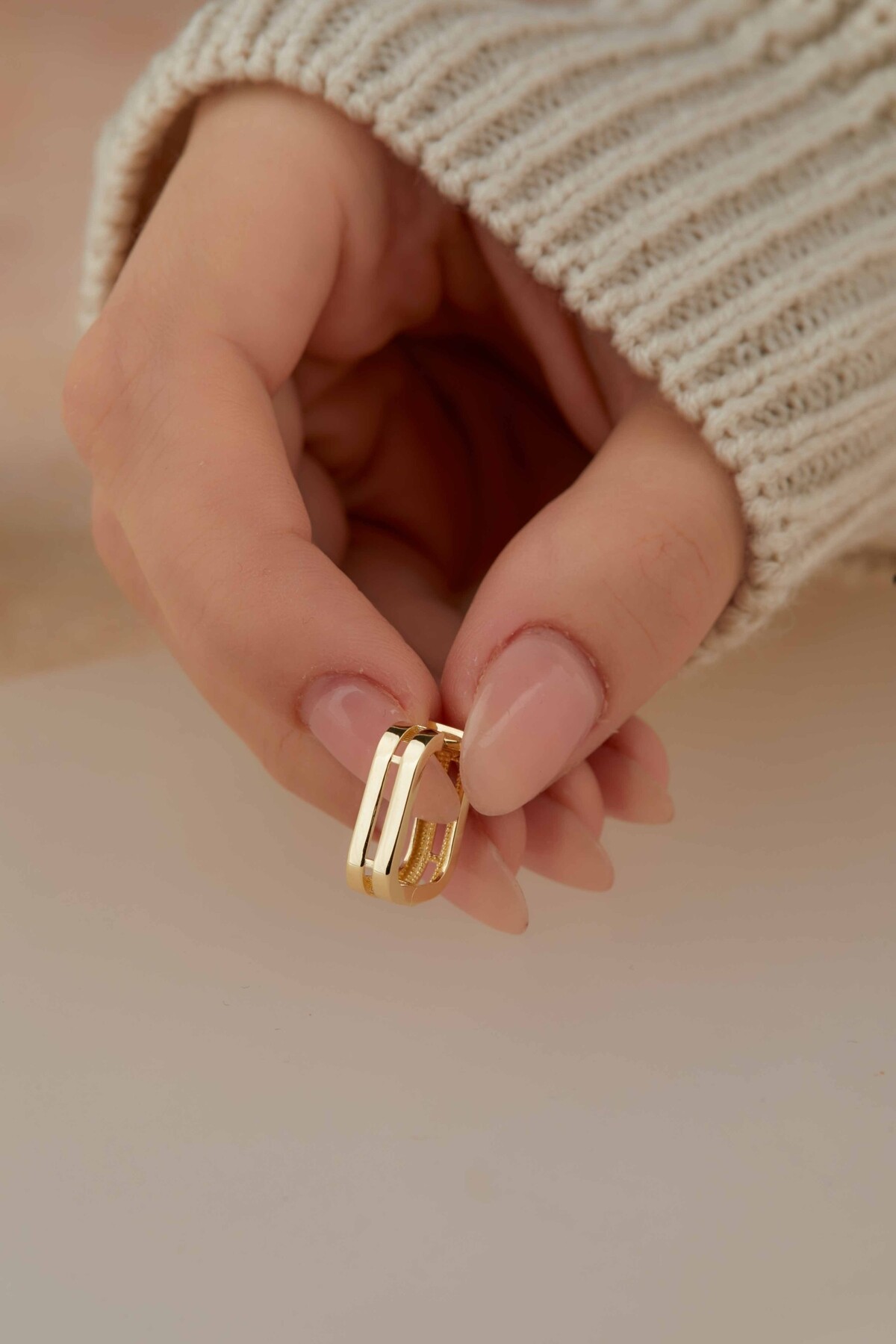 14 Ayar Altın Kare Küpe