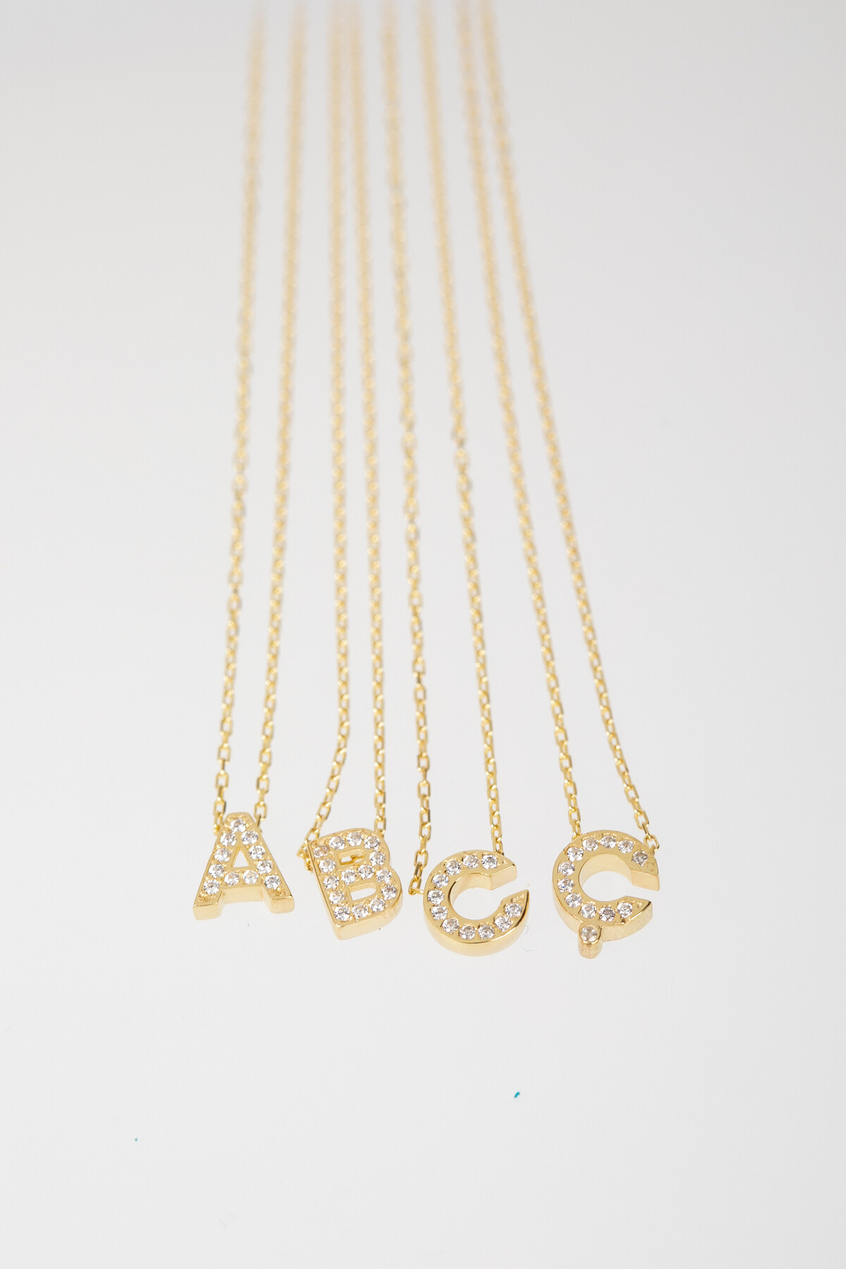 14 Ayar Altın Minimal Taşlı Harf Kolye