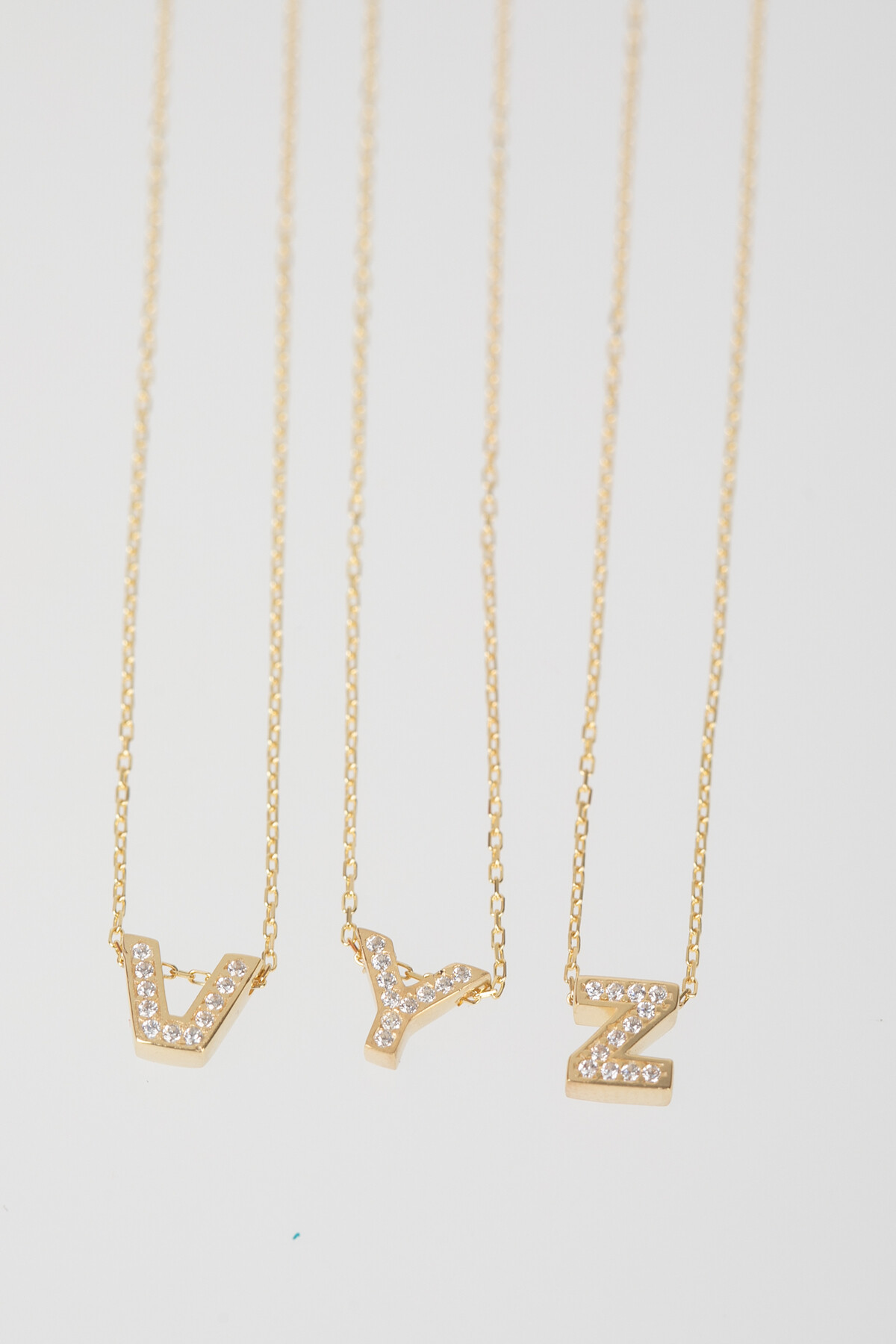 14 Ayar Altın Minimal Taşlı Harf Kolye