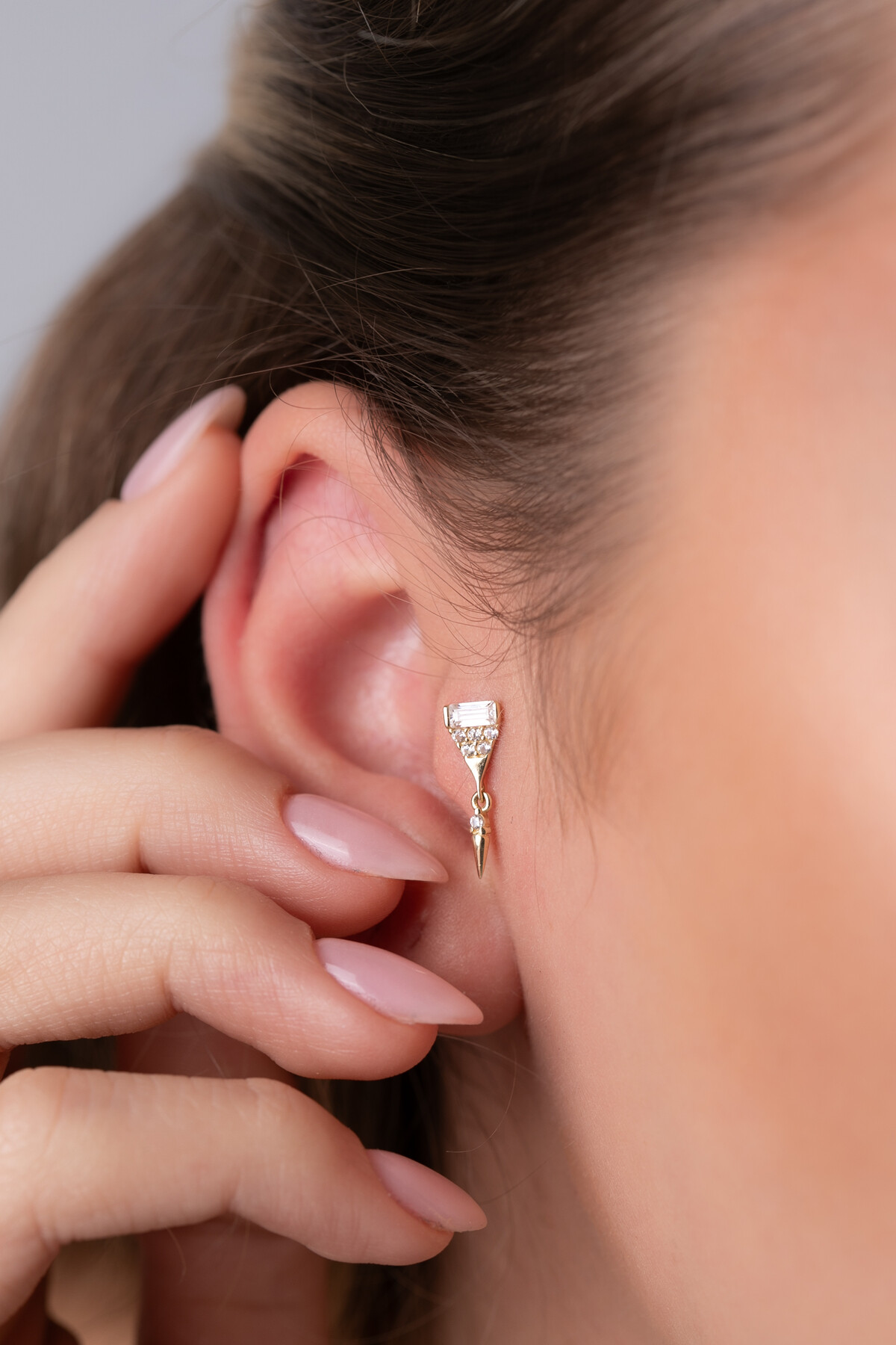 14 Ayar Altın Sallantılı Üçgen Küpe