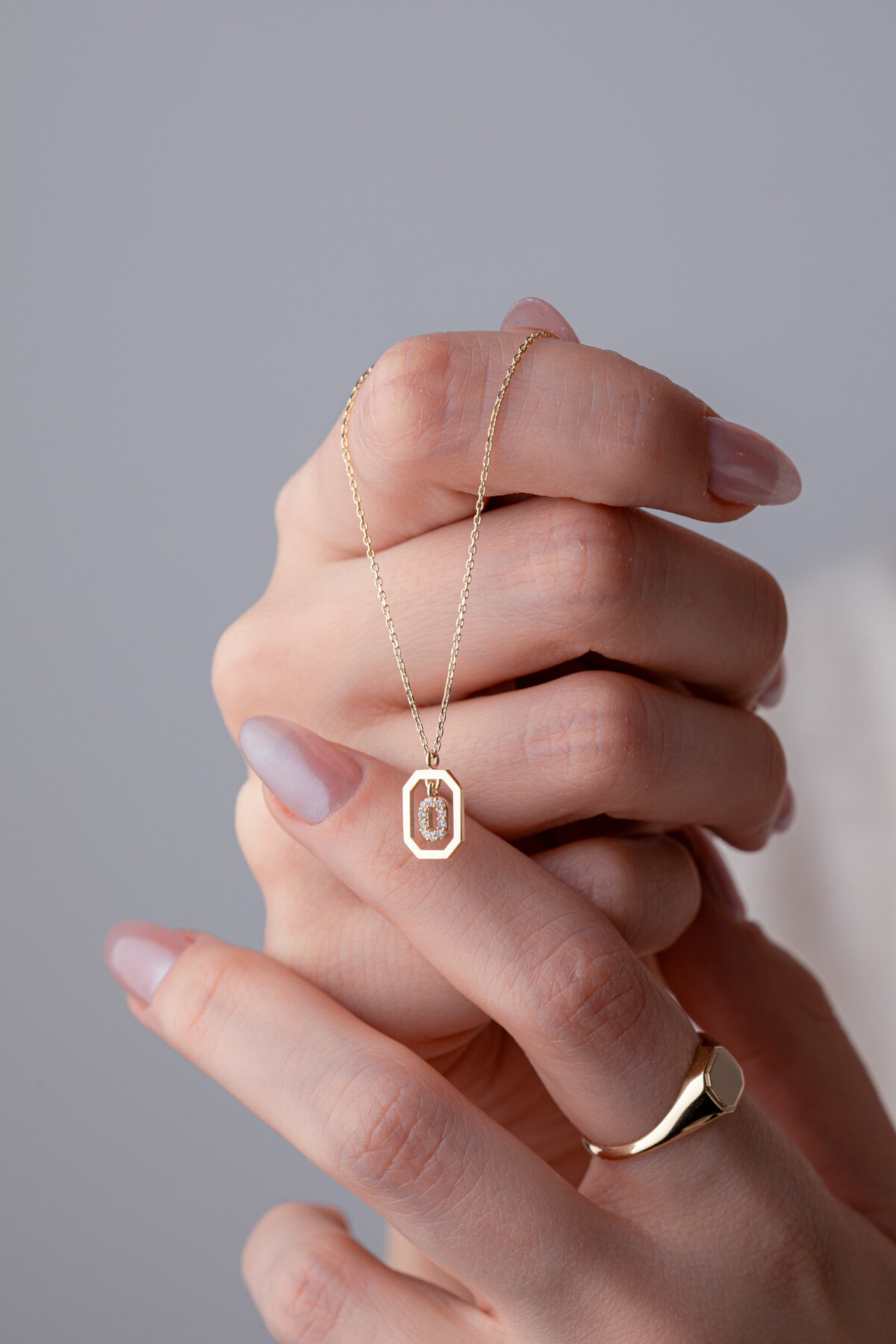 14 Ayar Altın O Harf Kolye