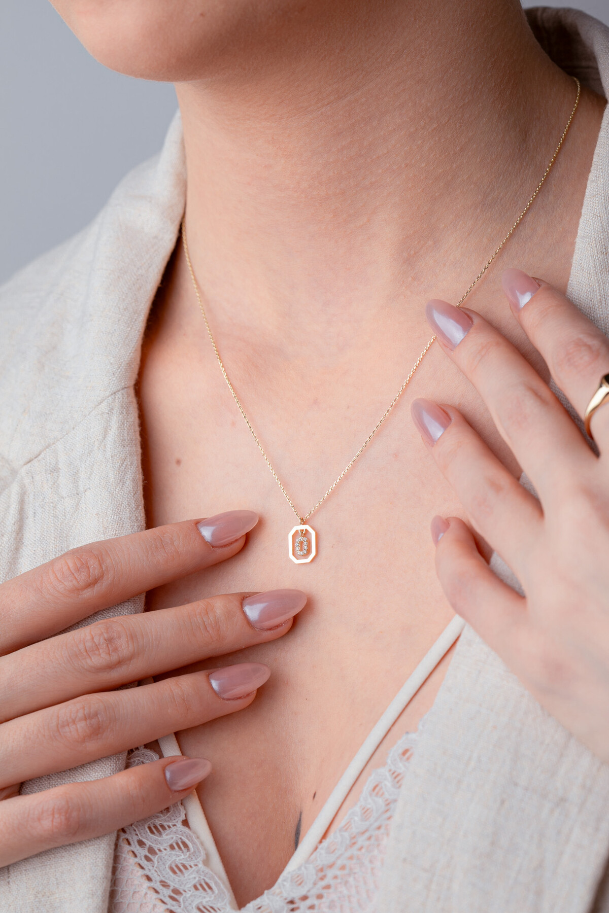 14 Ayar Altın O Harf Kolye