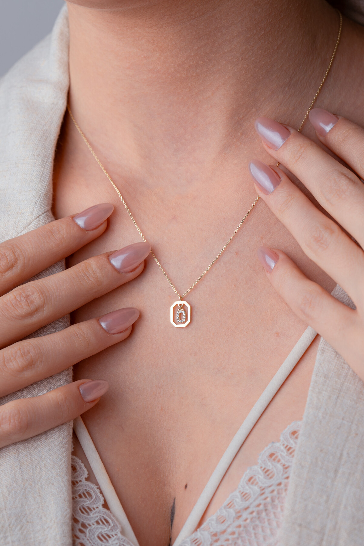 14 Ayar Altın Ö Harf Kolye