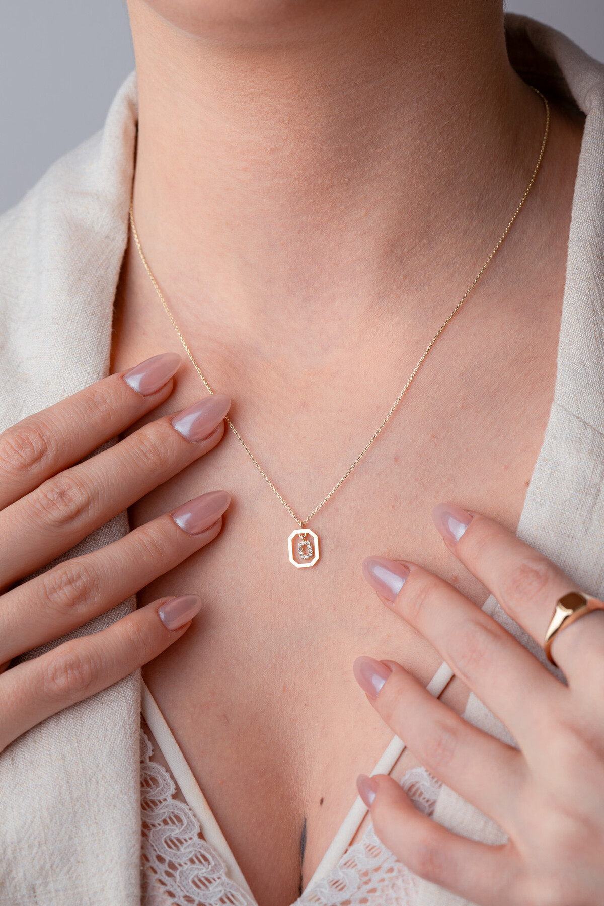 14 Ayar Altın O Harf Kolye