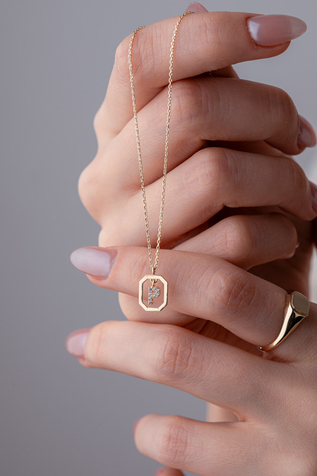 14 Ayar Altın P Harf Kolye