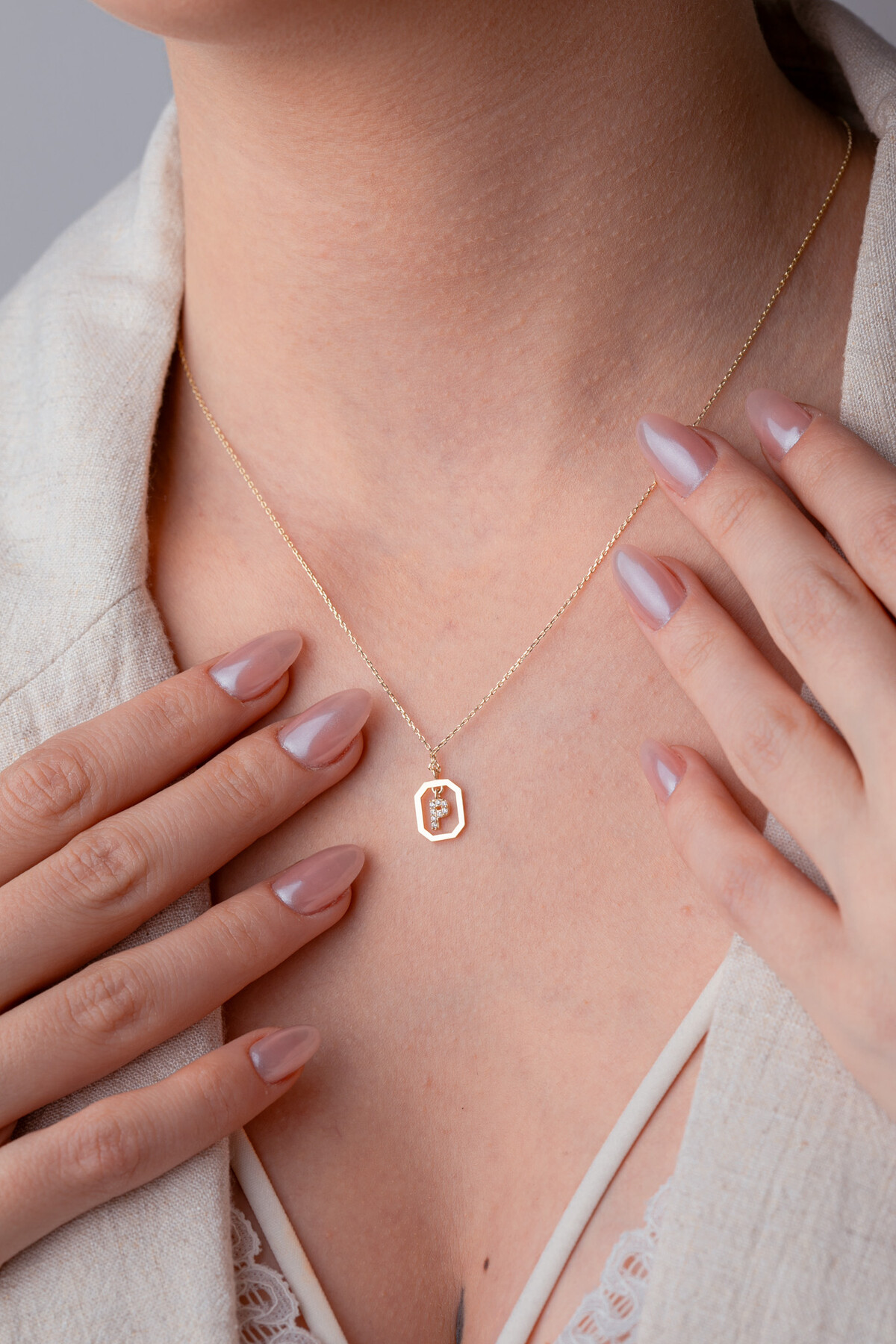 14 Ayar Altın P Harf Kolye