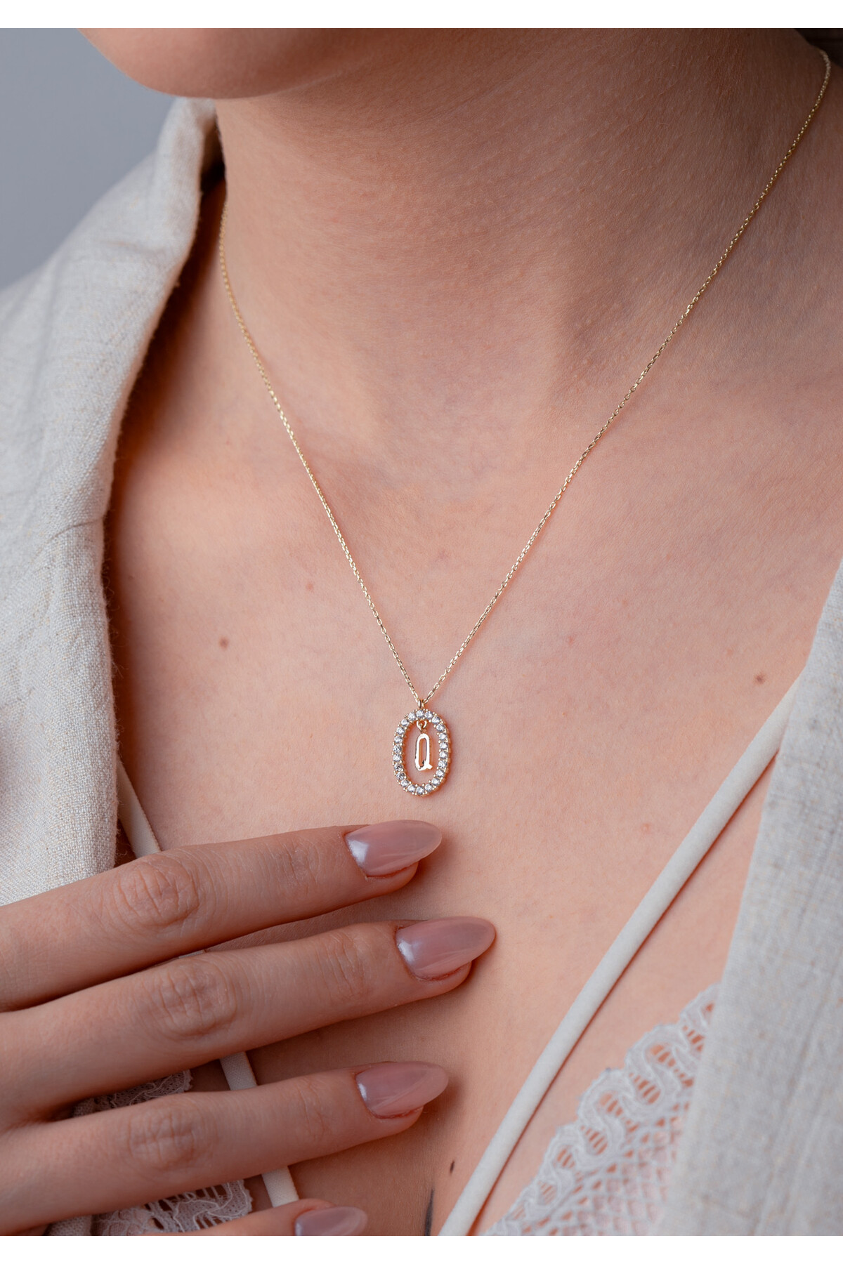 14 Ayar Altın Q Harf Kolye