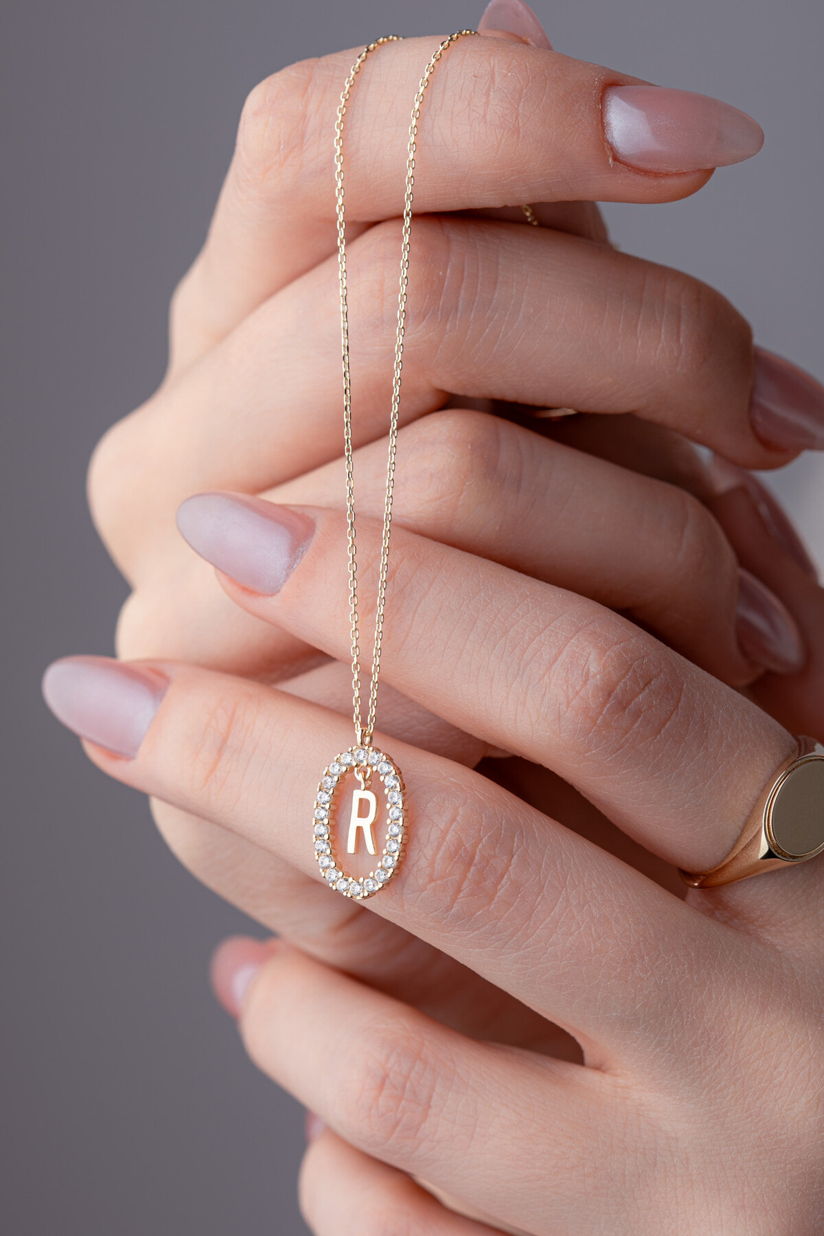 14 Ayar Altın R Harf Kolye