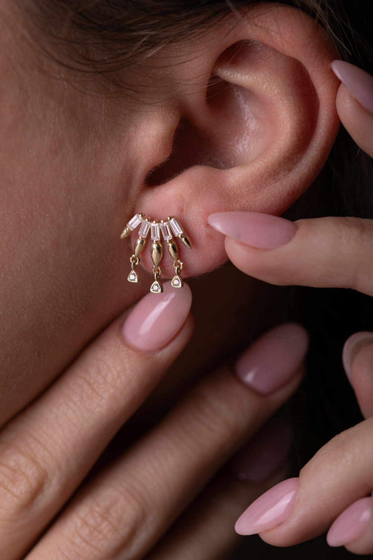 14 Ayar Altın Sallantılı Tasarım Küpe