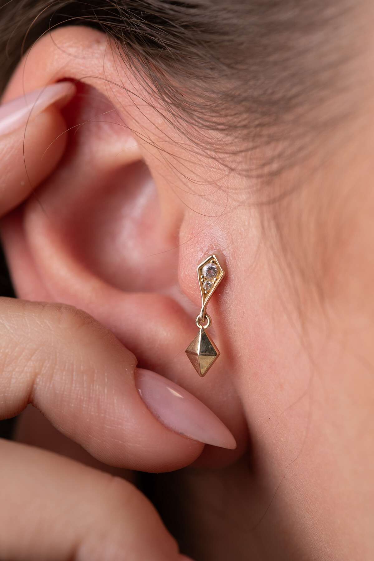 14 Ayar Altın Sade Tasarım Küpe