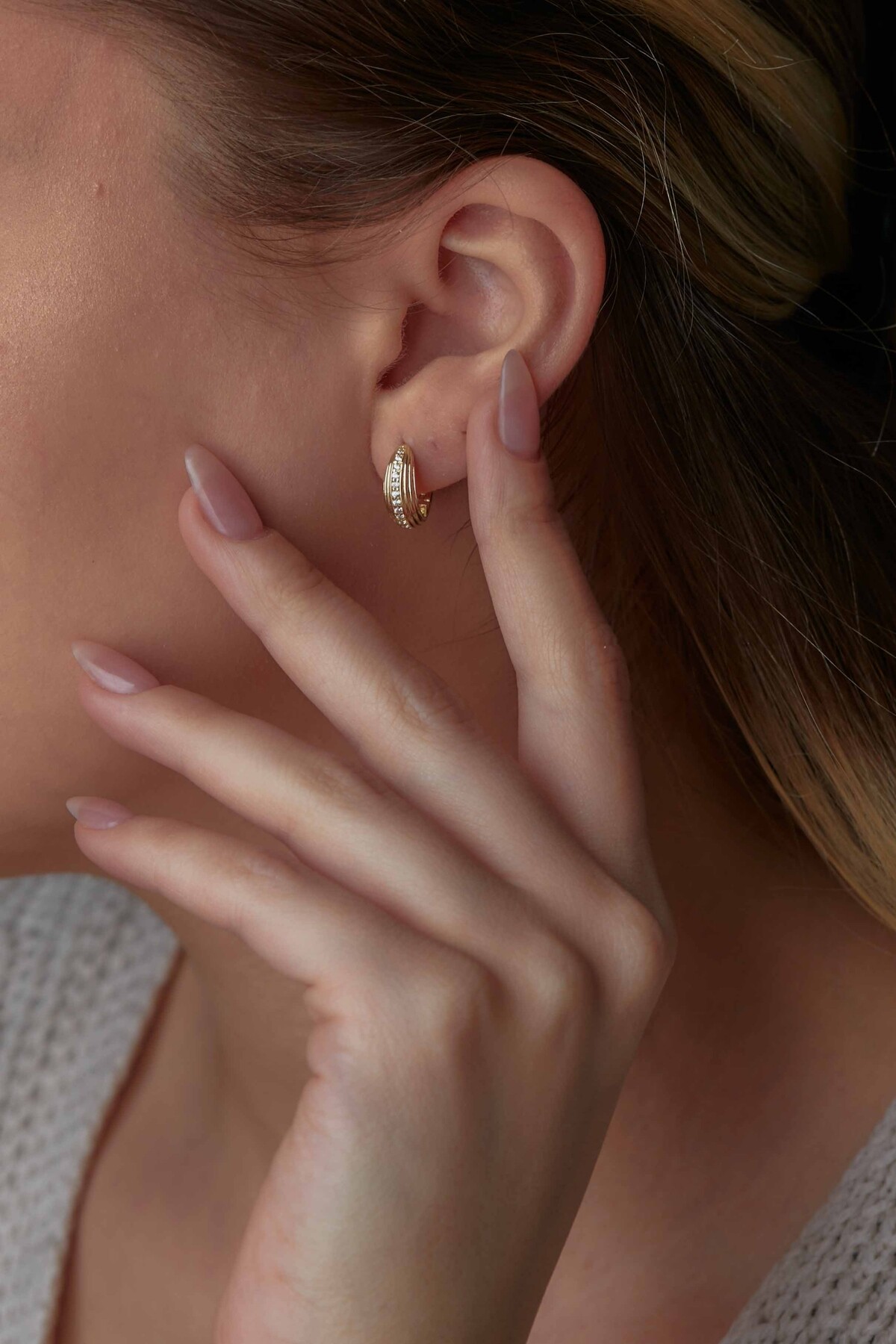 14 Ayar Altın Taşlı Halka Küpe