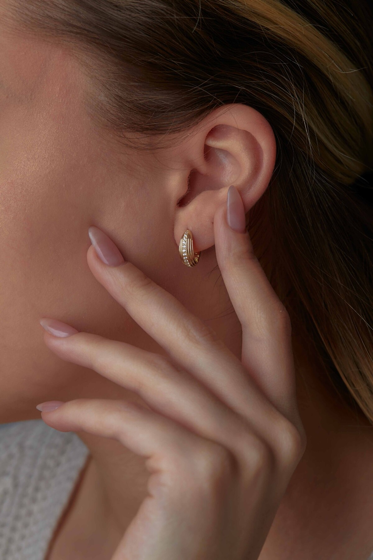 14 Ayar Altın Taşlı Halka Küpe