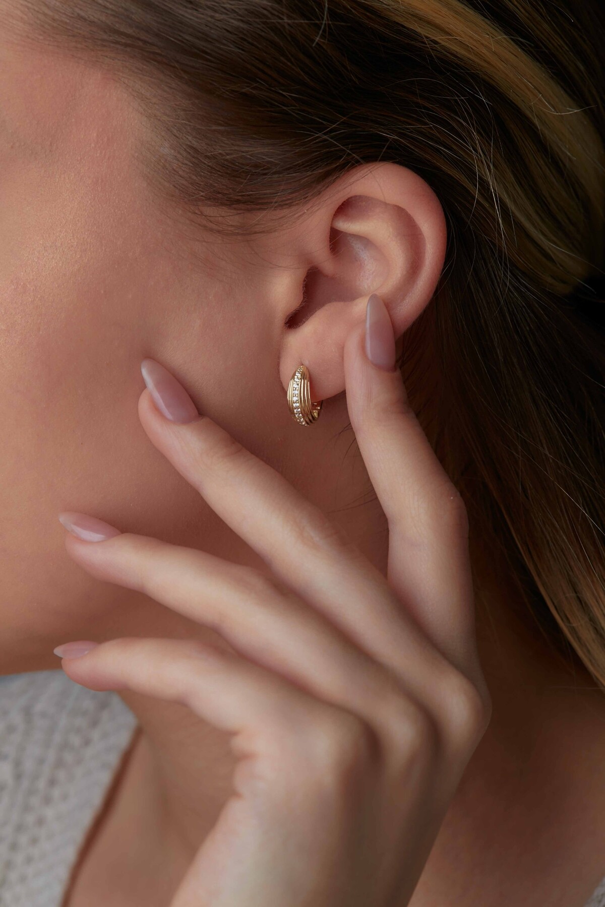 14 Ayar Altın Taşlı Halka Küpe