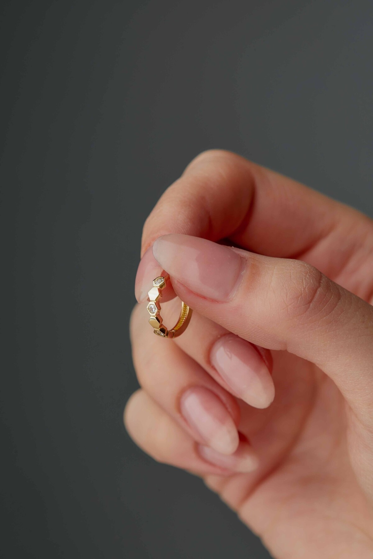 14 Ayar Altın Taşlı Halka Küpe