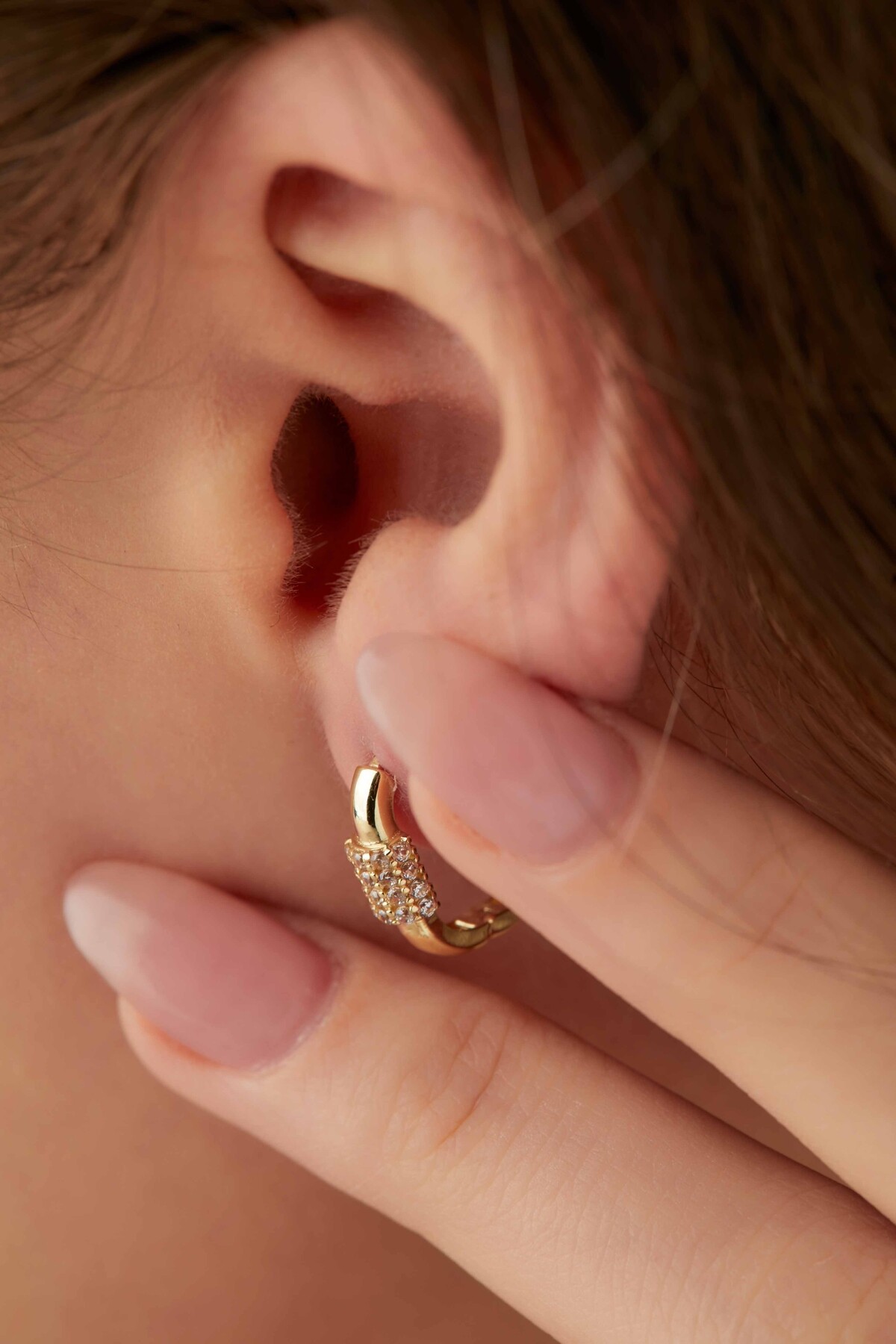 14 Ayar Altın Taşlı Halka Küpe