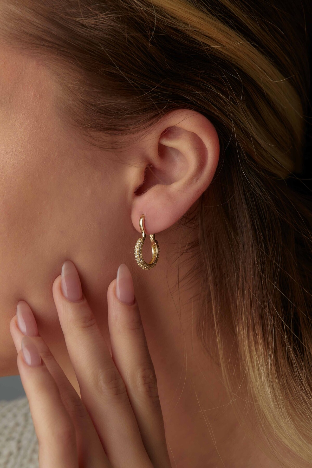 14 Ayar Altın Taşlı Halka Küpe