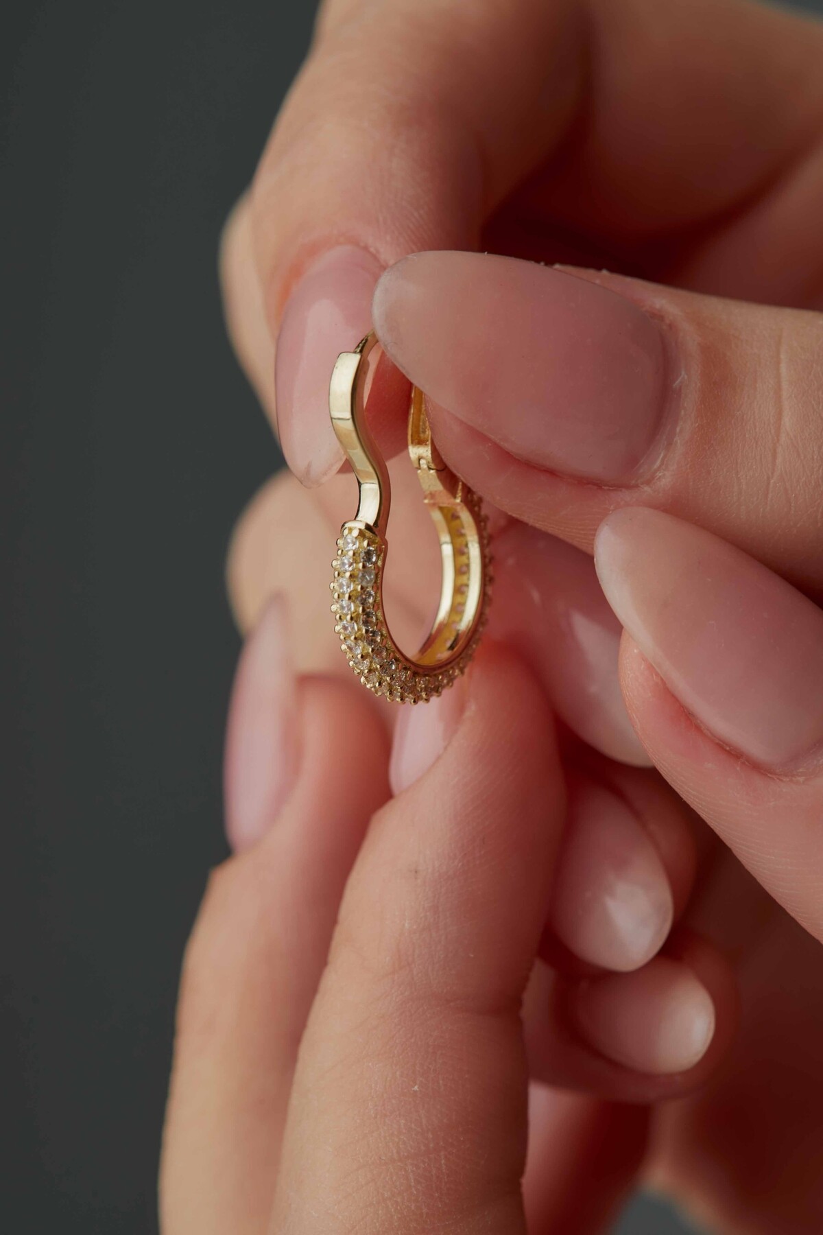 14 Ayar Altın Taşlı Halka Küpe