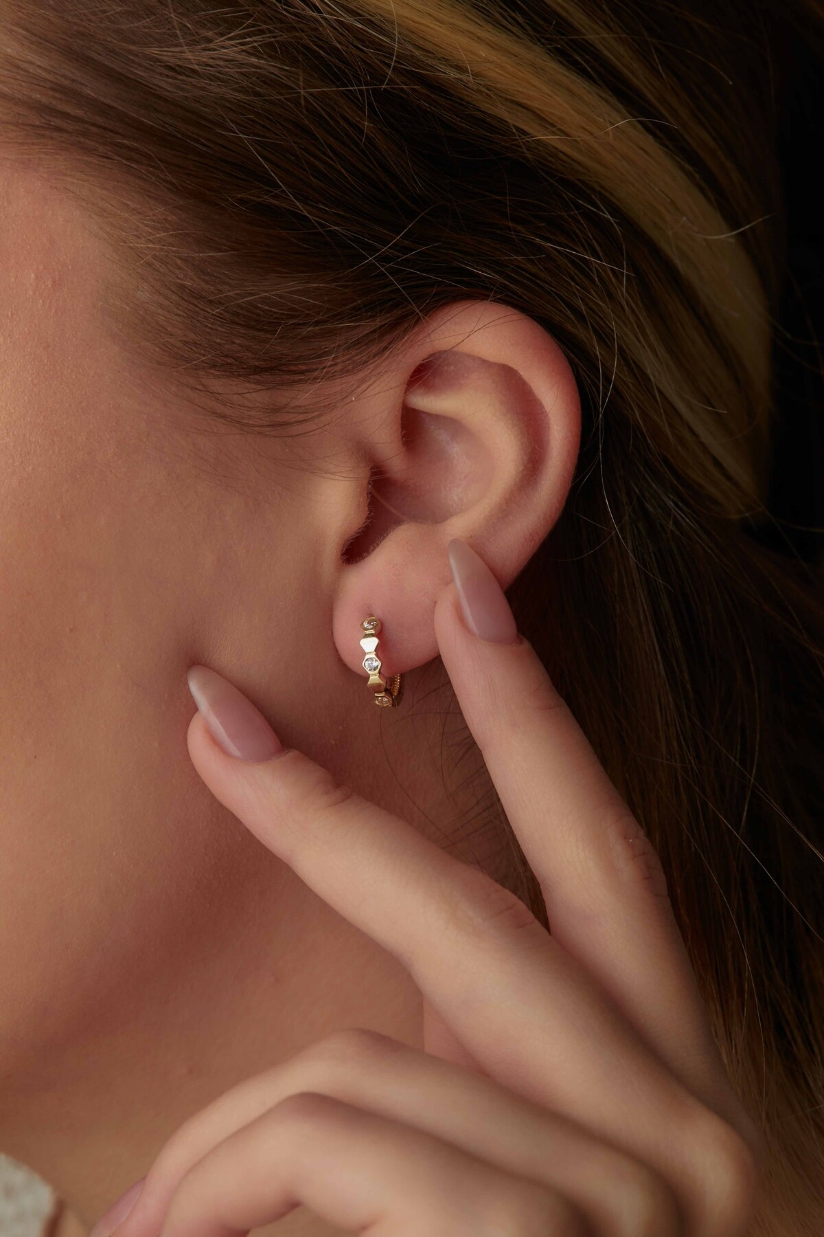 14 Ayar Altın Taşlı Halka Küpe