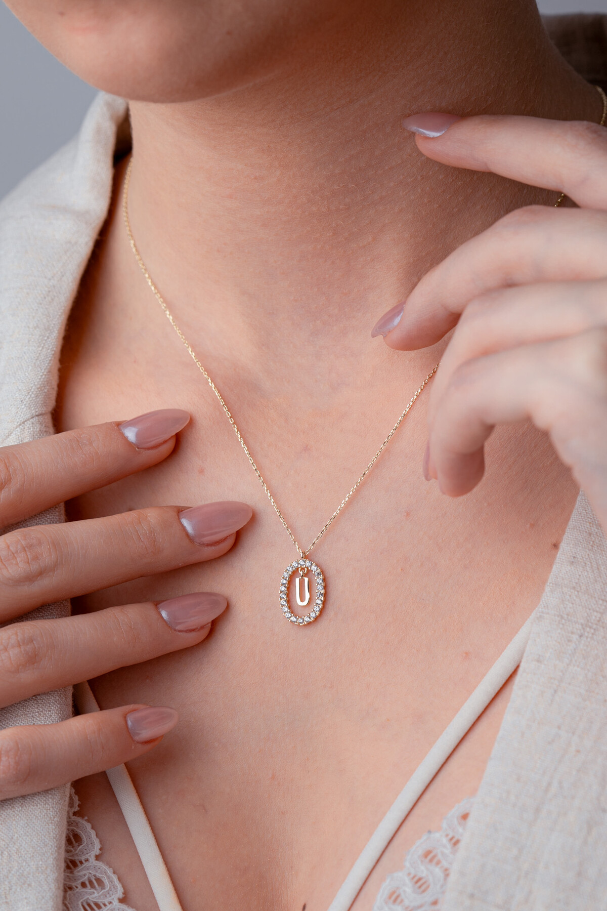 14 Ayar Altın U Harf Kolye