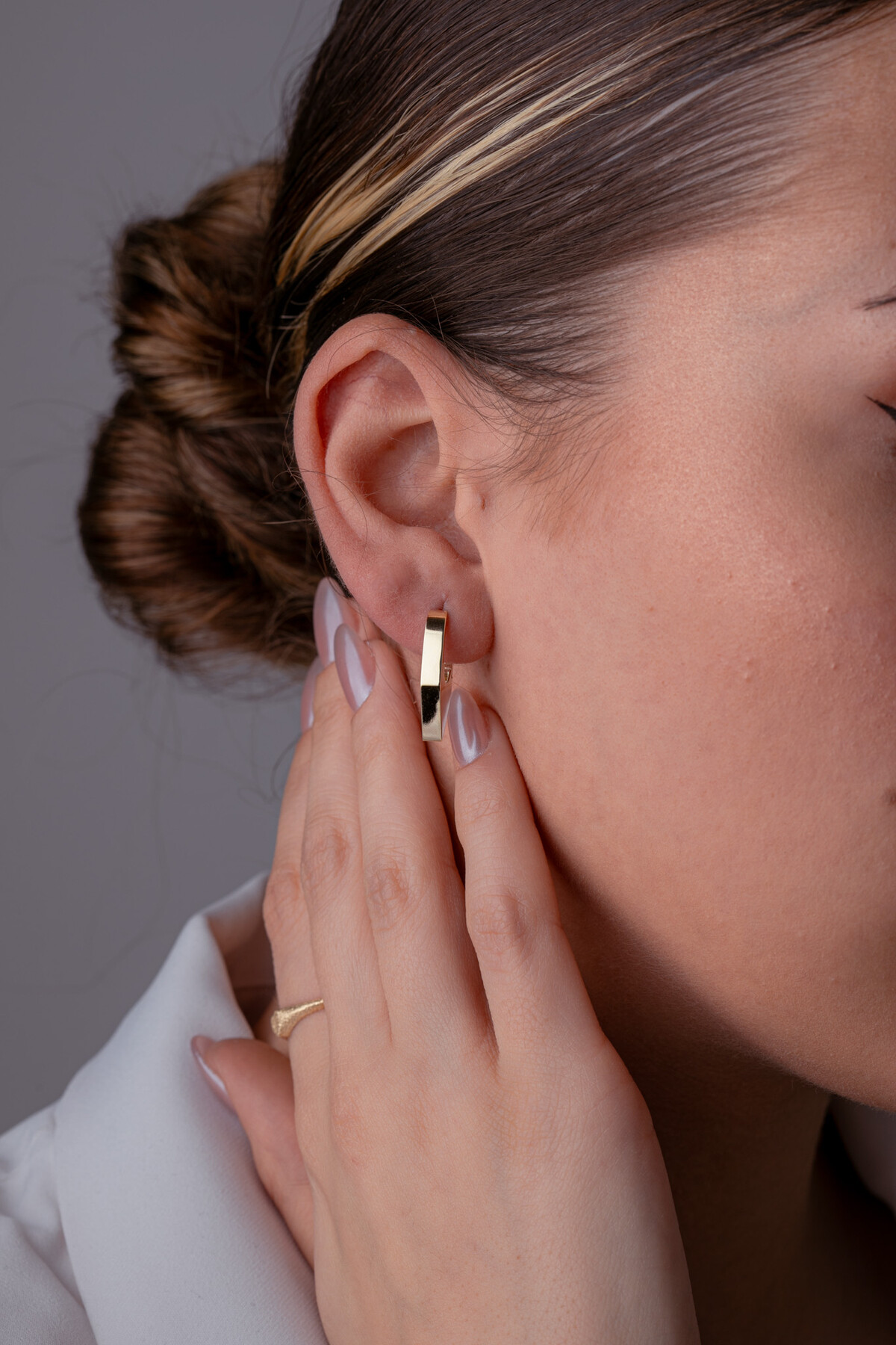 14 Ayar Altın Üçgen Küpe