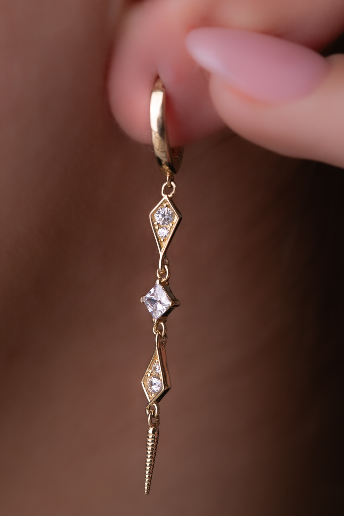 14 Ayar Altın Taşlı Sallantılı Küpe