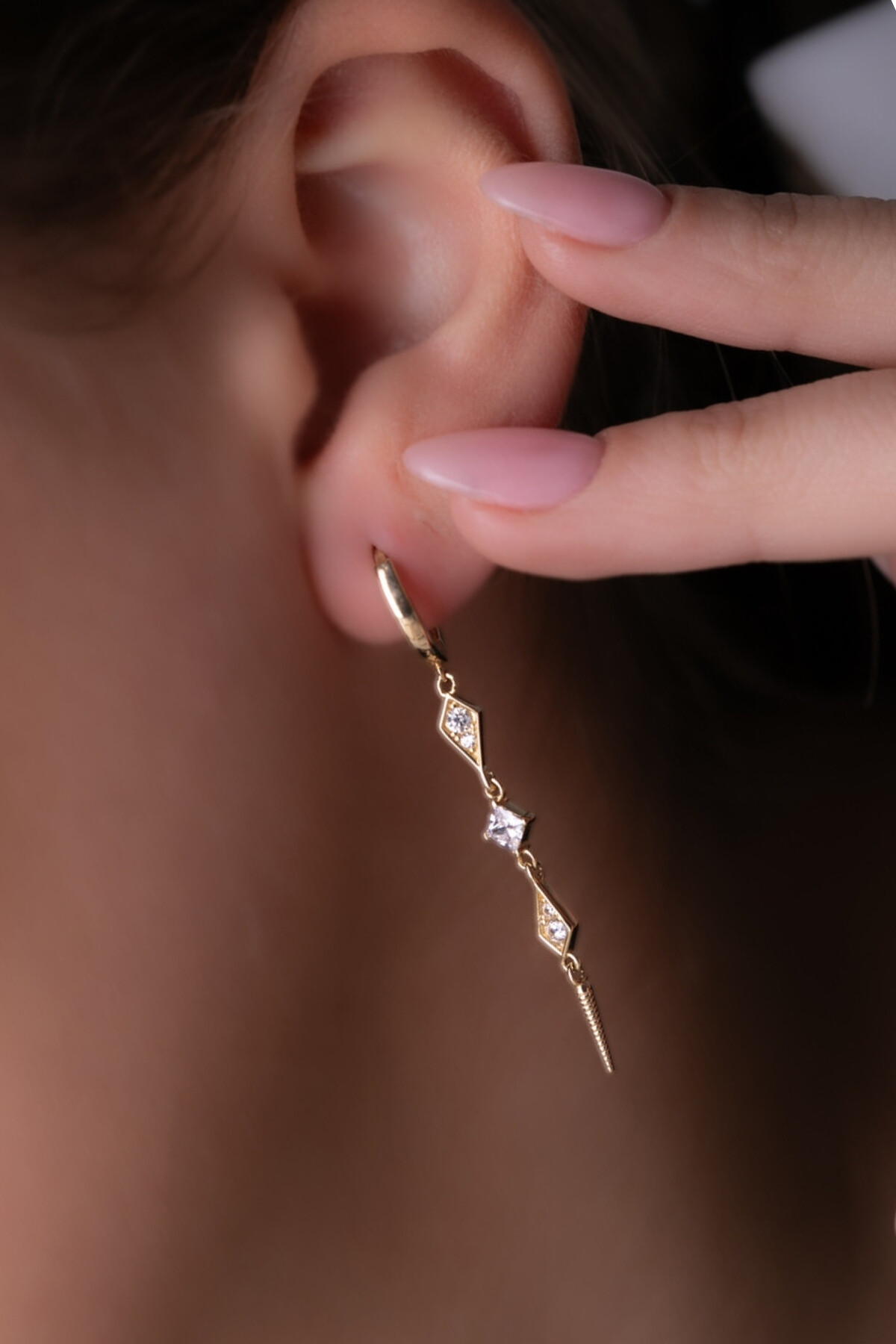 14 Ayar Altın Taşlı Sallantılı Küpe