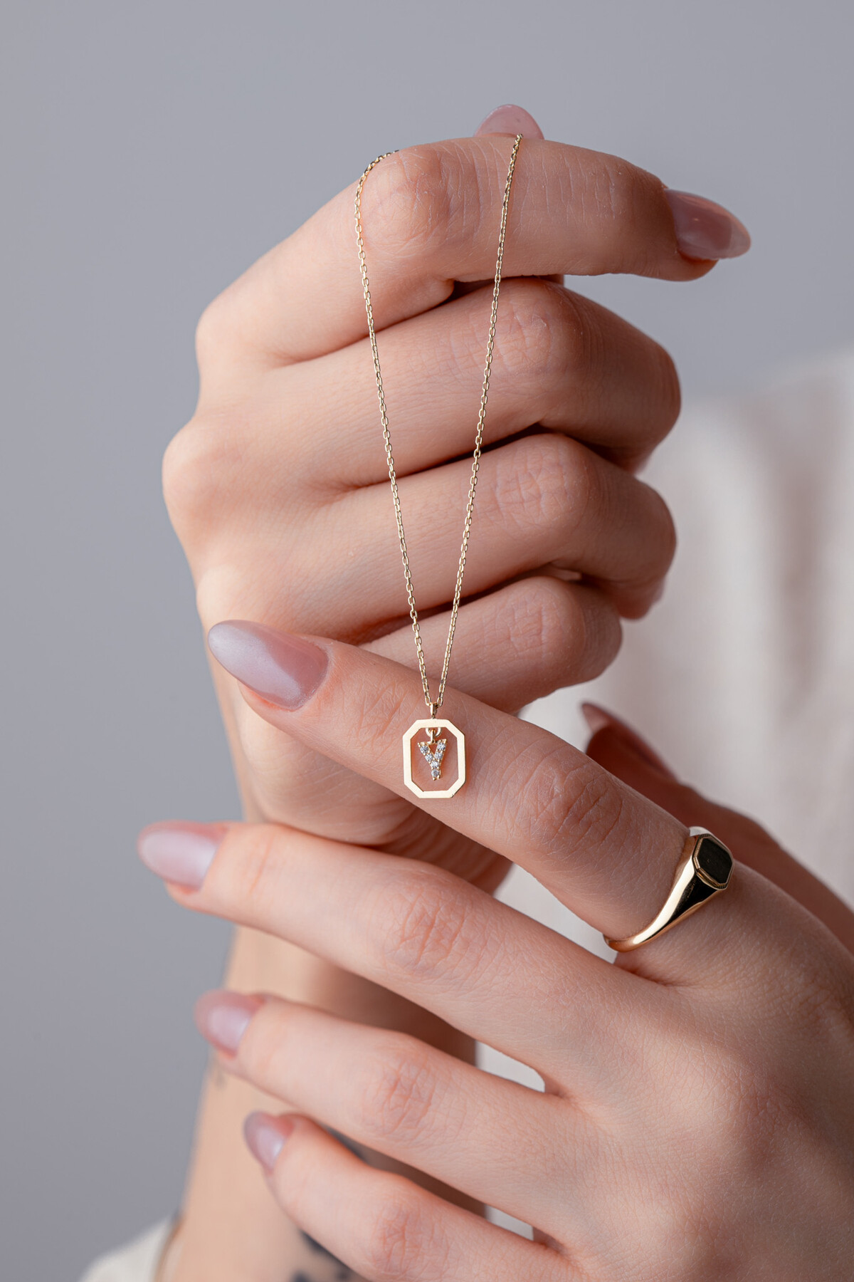 14 Ayar Altın Y Harf Kolye