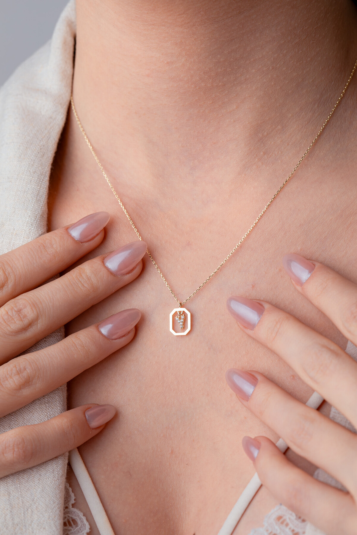 14 Ayar Altın Y Harf Kolye