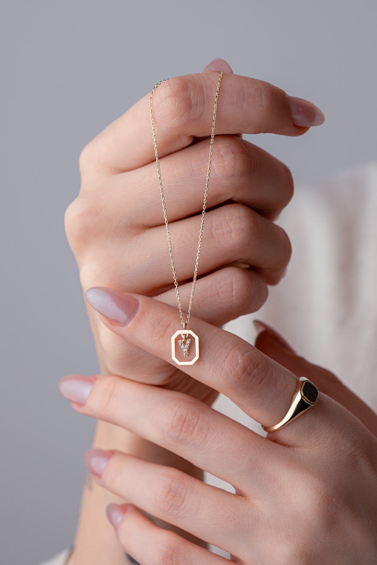 14 Ayar Altın Y Harf Kolye