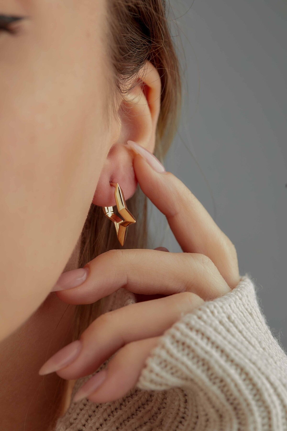 14 Ayar Altın Yıldız Küpe