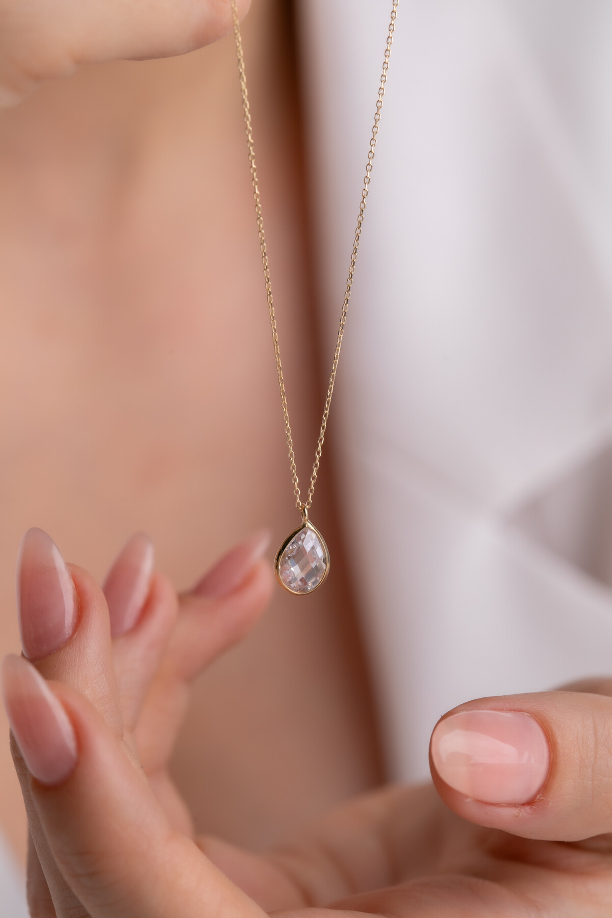 14 Ayar Altın Beyaz Damla Taş Kolye