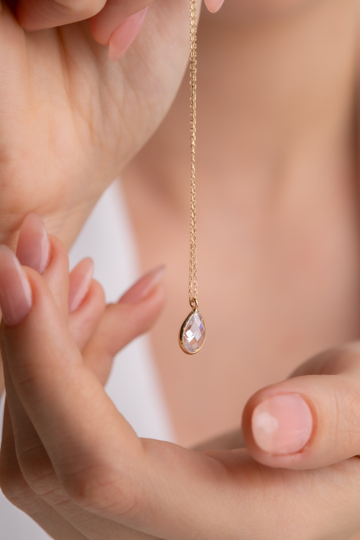 14 Ayar Altın Beyaz Damla Taş Kolye