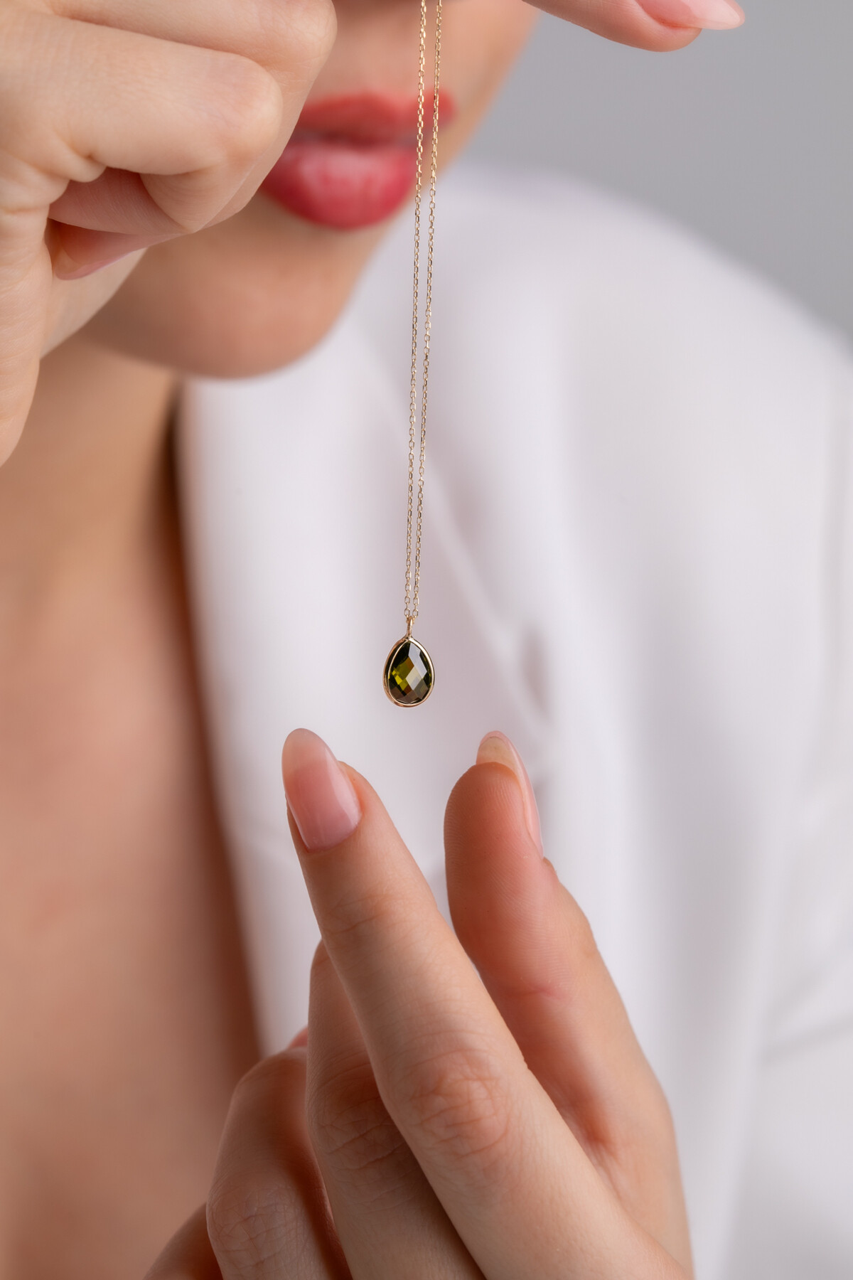 14 Ayar Altın Damla Taş Yeşil Kolye