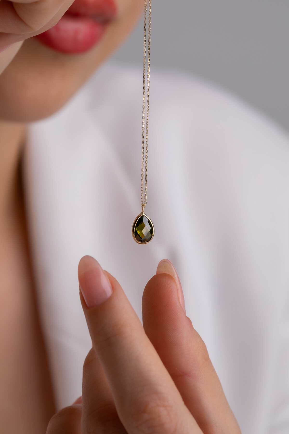 14 Ayar Altın Damla Taş Yeşil Kolye