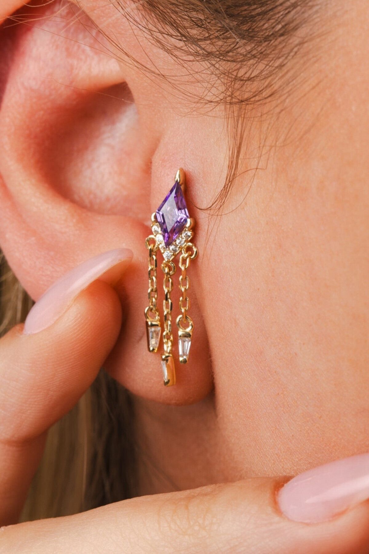 14 Ayar Altın Amatist Taşlı Sallantılı Küpe