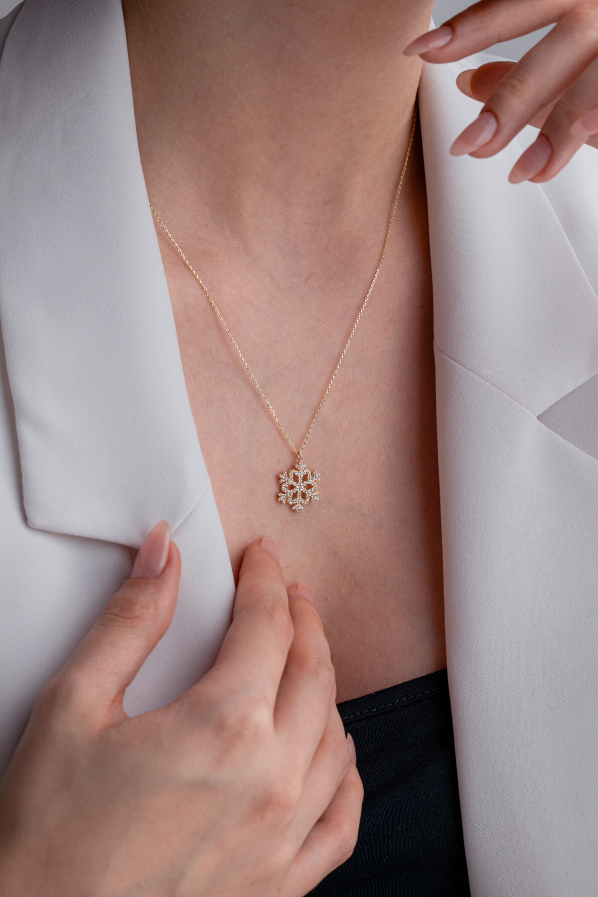 14 Ayar Altın Kartanesi Kolye