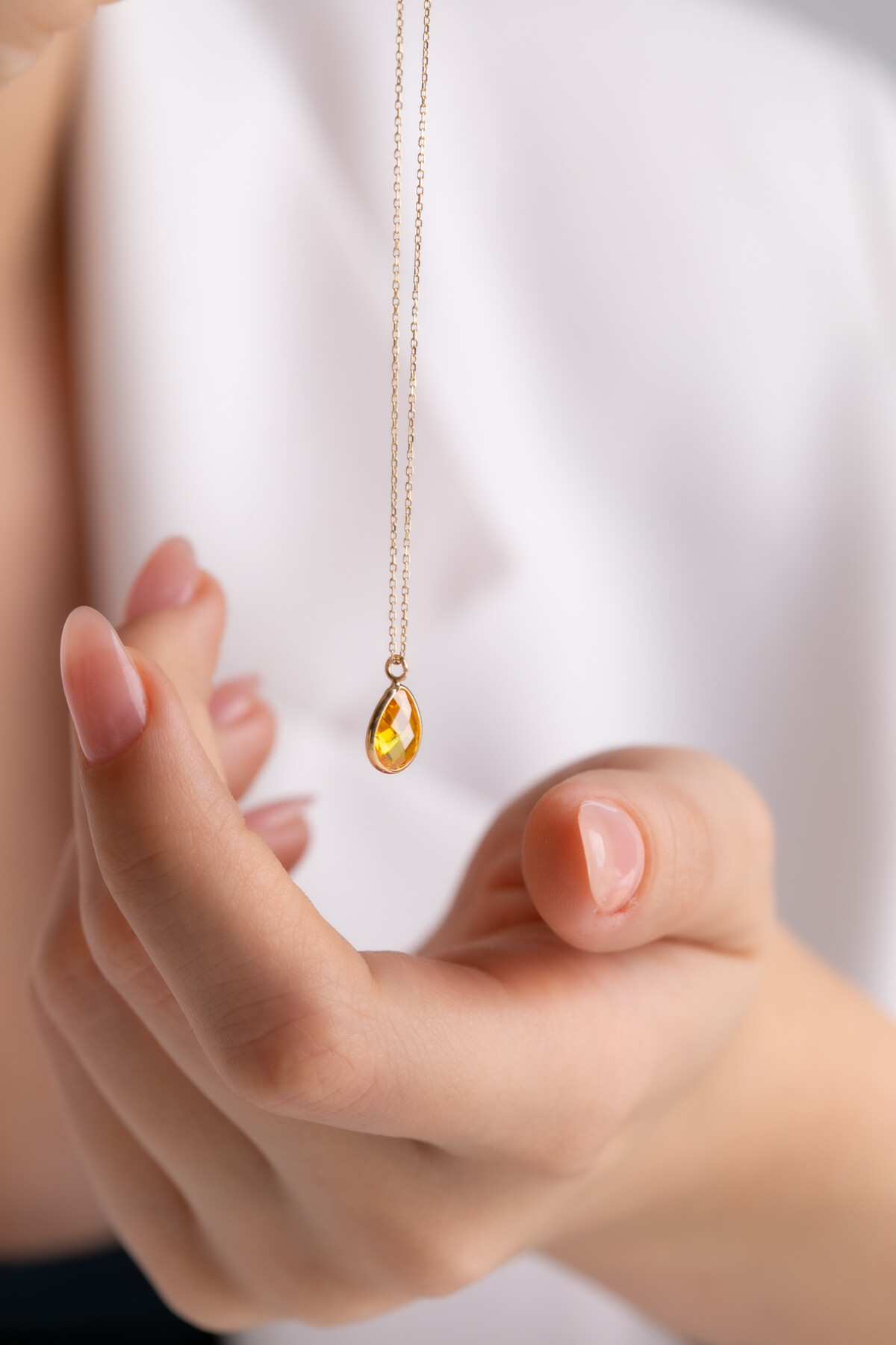 14 Ayar Altın Sarı Damla Taş Kolye