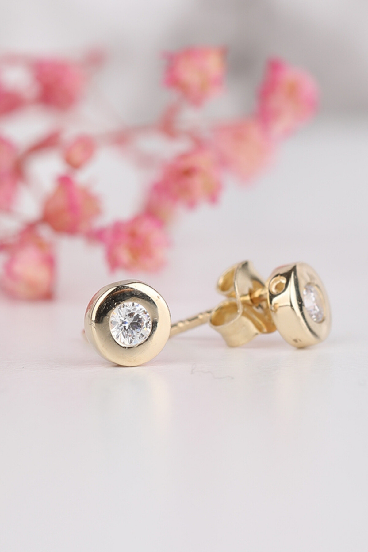 14 Ayar Altın Tektaş Küpe