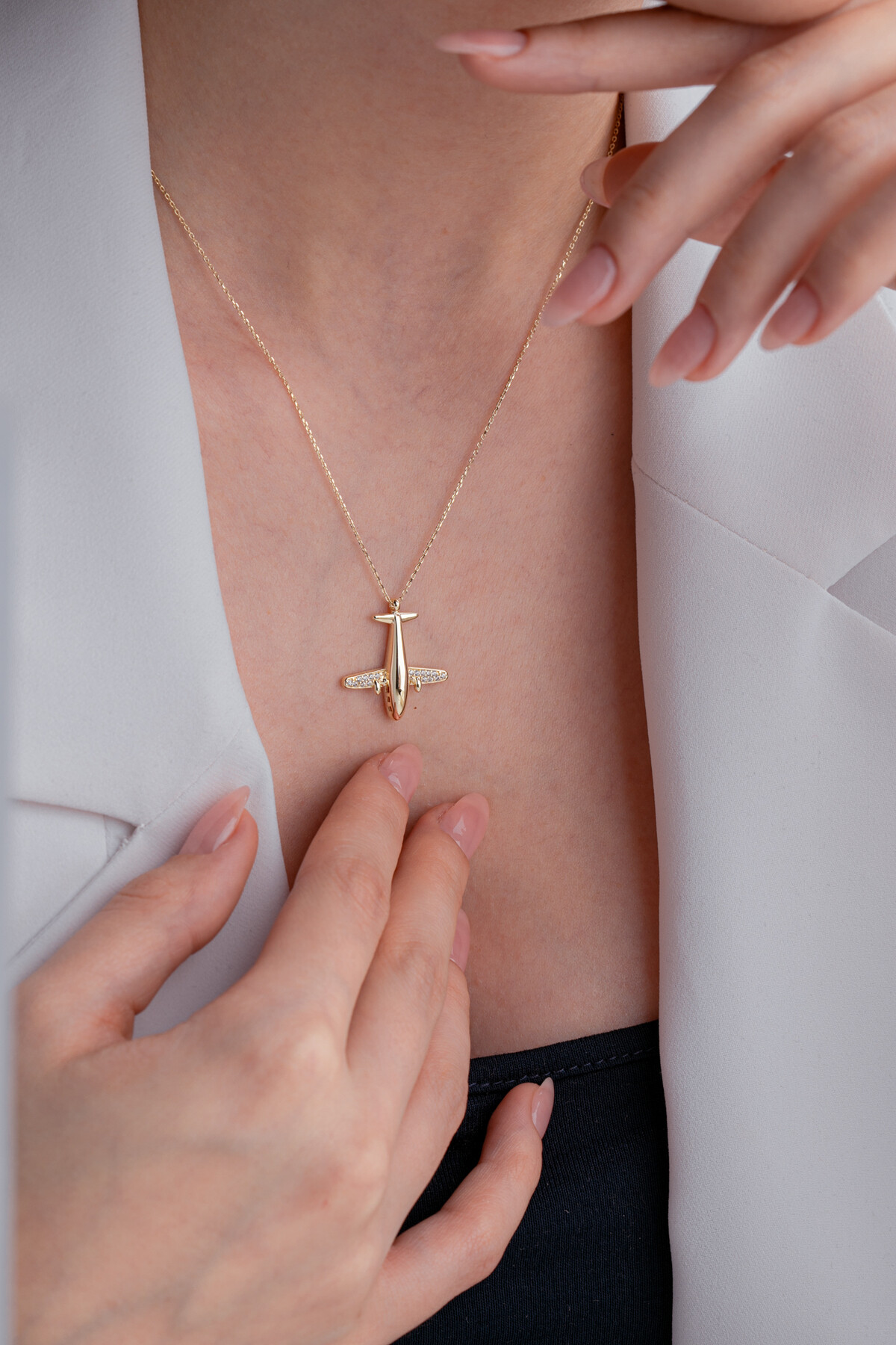 14 Ayar Altın Uçak Kolye